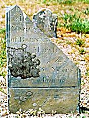 headstone before cleaning